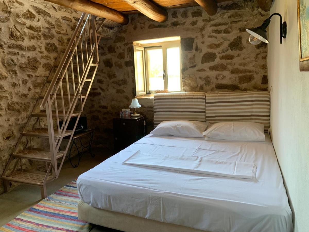 Messinian Stone House Villa Exterior foto
