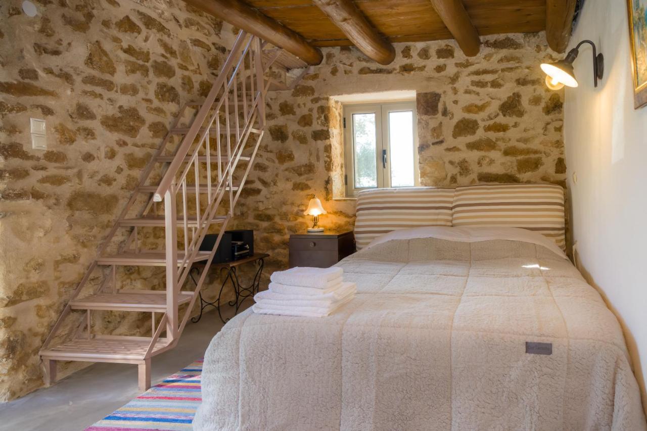 Messinian Stone House Villa Exterior foto