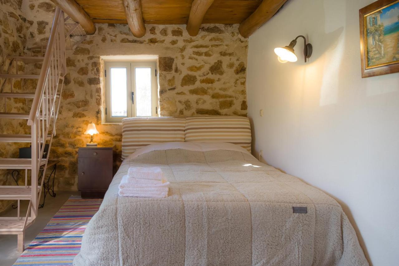 Messinian Stone House Villa Exterior foto